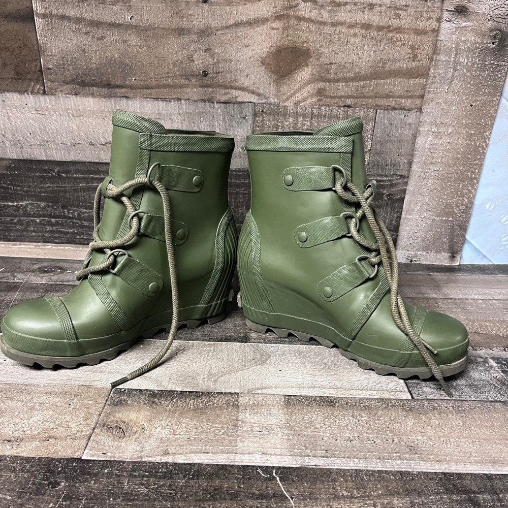 Sorel Joan of Arctic Wedge Rain Boots Olive Green Rubber Lace Up Waterproof - Picture 11 of 12
